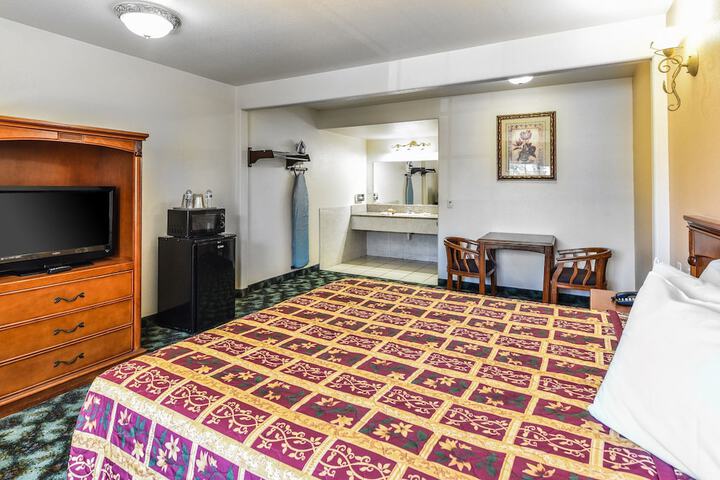Room 74 of 192