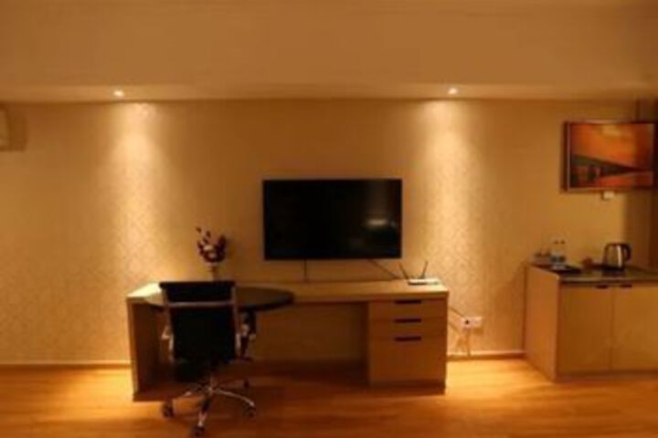 Room 21 of 21
