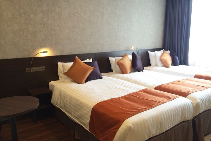Room 25 of 171