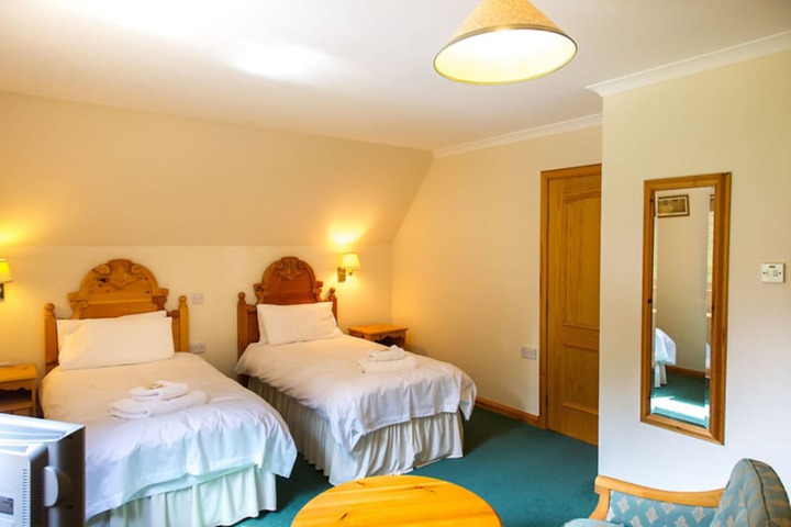 Room 2 of 17