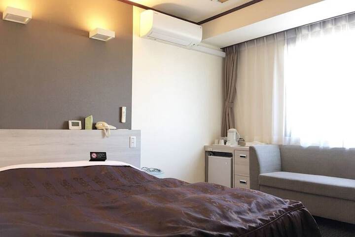 Room 19 of 35