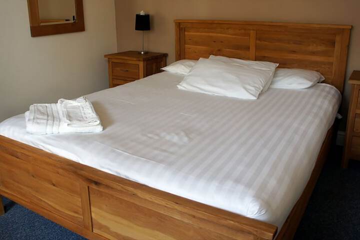 Room 2 of 4