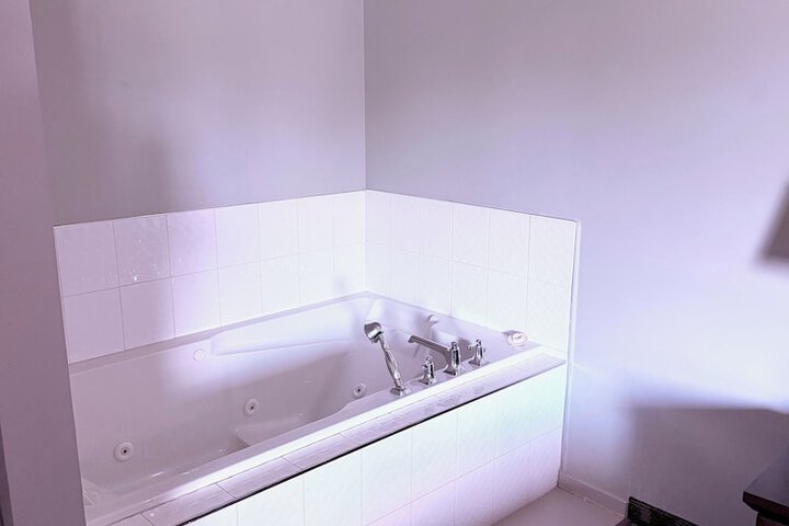 Room 10 of 31
