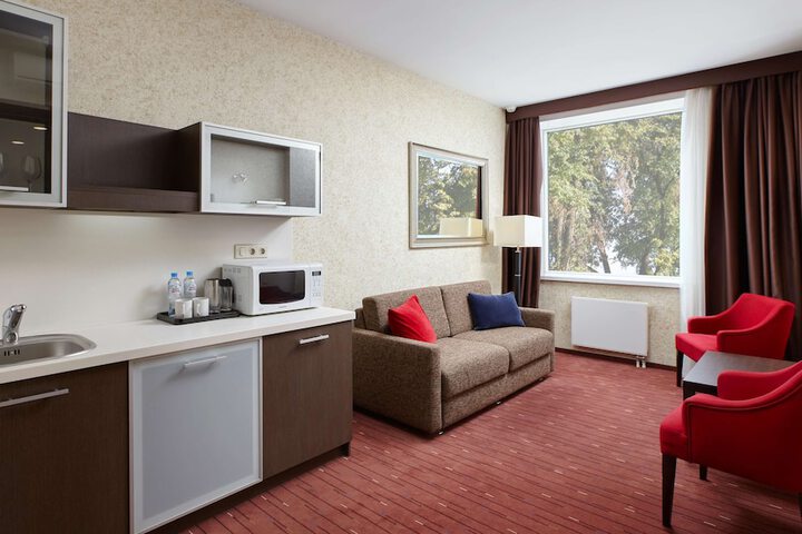 Room 25 of 73
