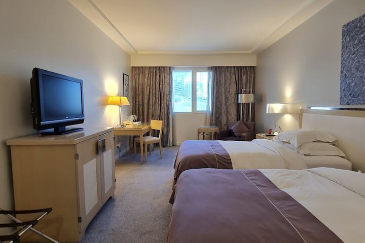 Room 14 of 315