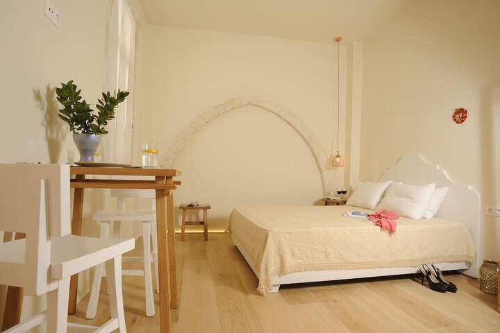 Room 3 of 46