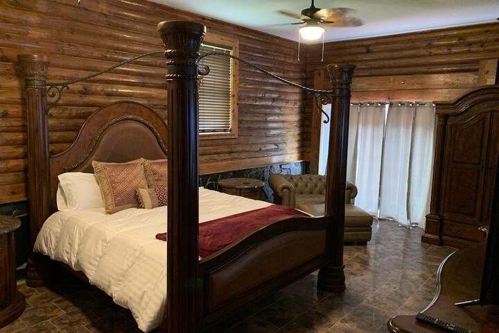 Room 6 of 13
