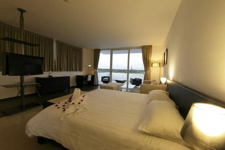 Room 3 of 13