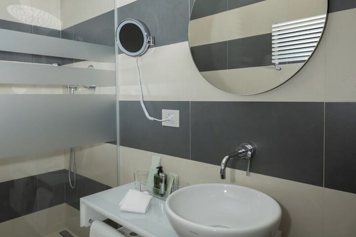 Room 55 of 118
