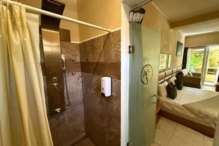 Room 96 of 157