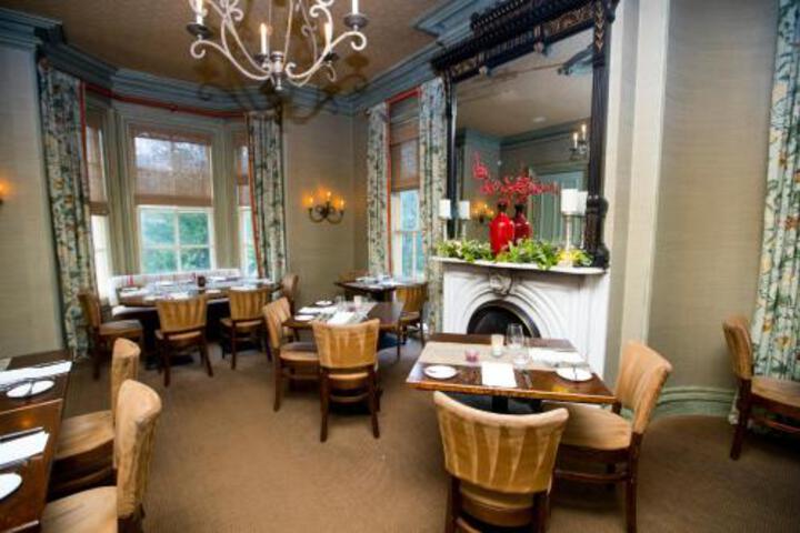 Dining 17 of 63