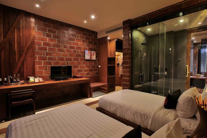 Room 15 of 331