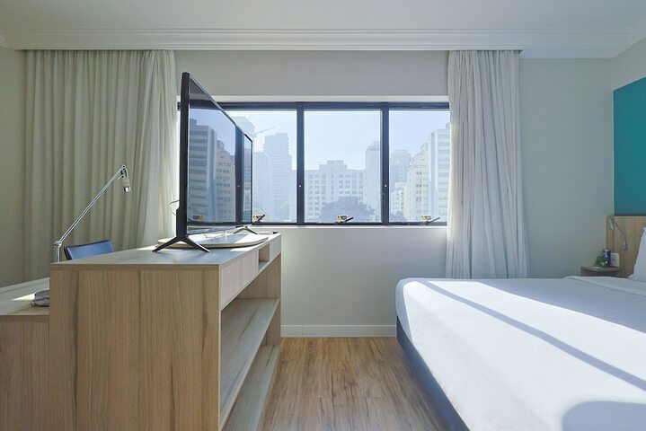 Room 38 of 143