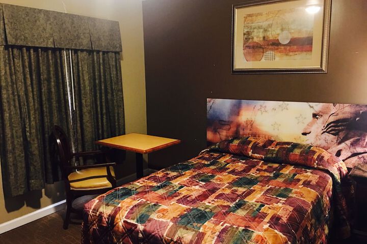 Room 4 of 4