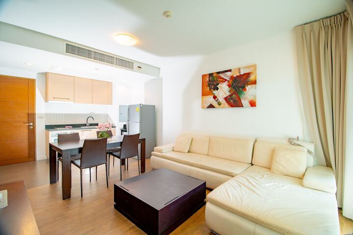 Room 2 of 61