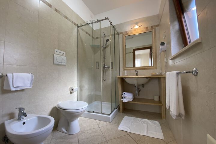 Room 45 of 125