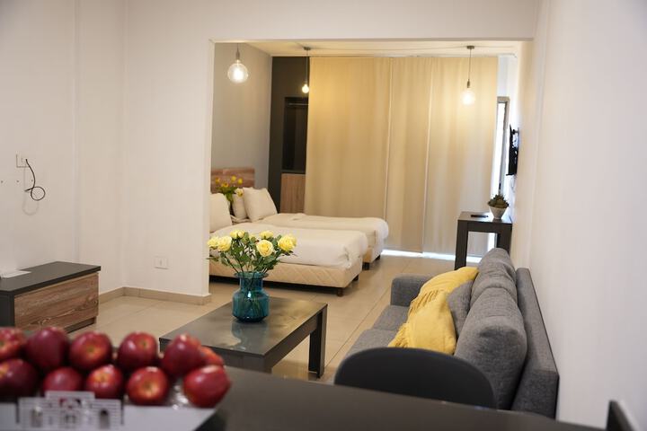 Room 7 of 25