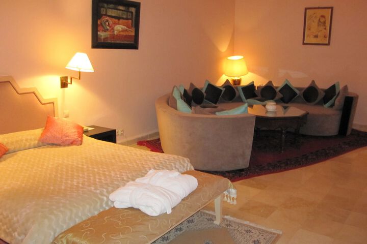 Room 10 of 43