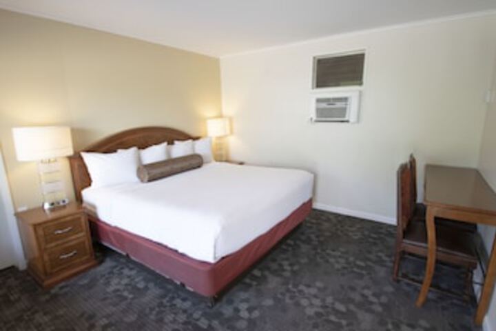 Room 16 of 549