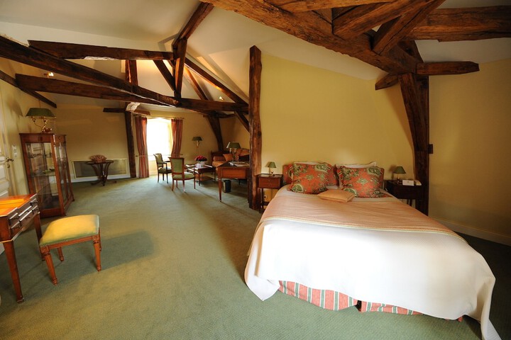 Room 2 of 31