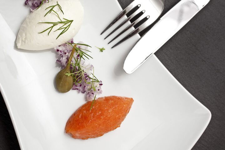 Dining 31 of 54