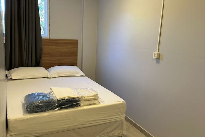 Room 32 of 80
