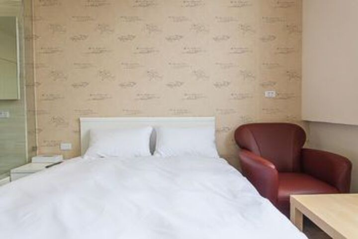 Room 16 of 24