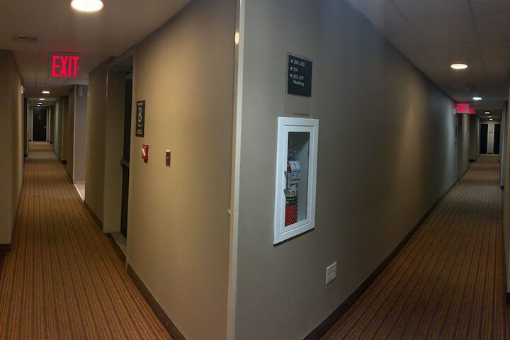 Ballroom/Hall 48 of 64