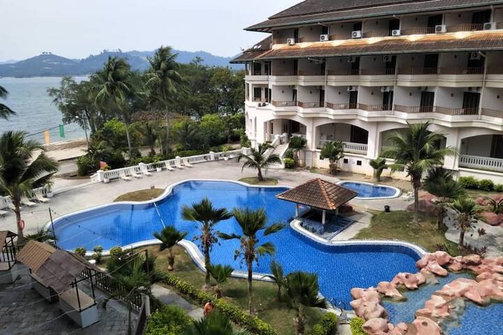 Hotel with Pool