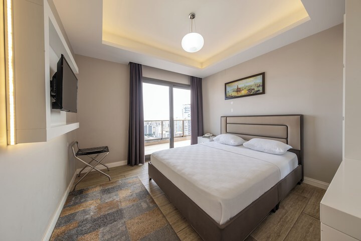 Room 11 of 27