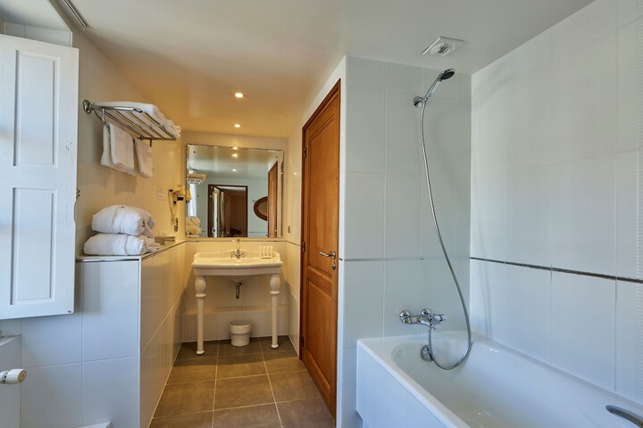 Bath Interior