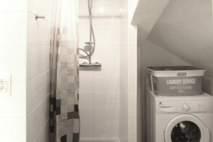 Room 6 of 34