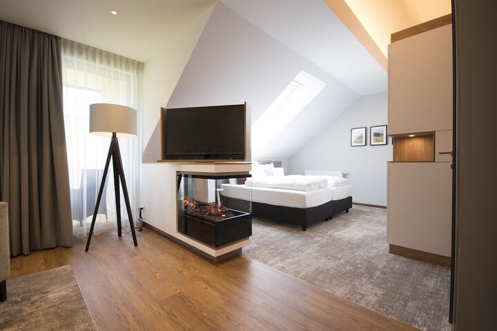 Room 9 of 95