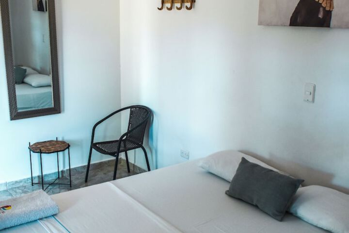 Room 13 of 37