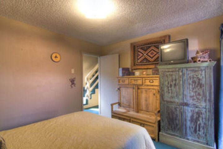 Room 6 of 20