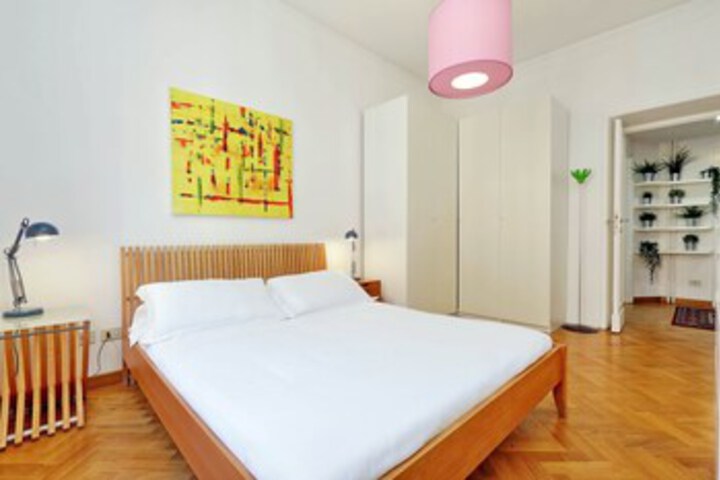 Room 8 of 20
