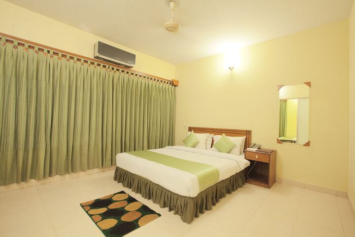 Room 12 of 24