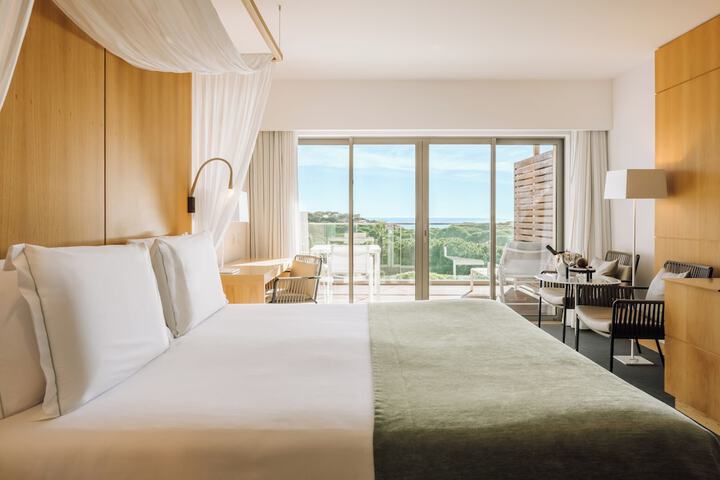 Room 3 of 84