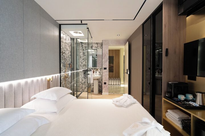 Room 10 of 45