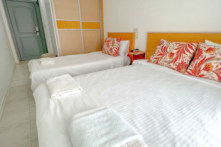 Room 2 of 50