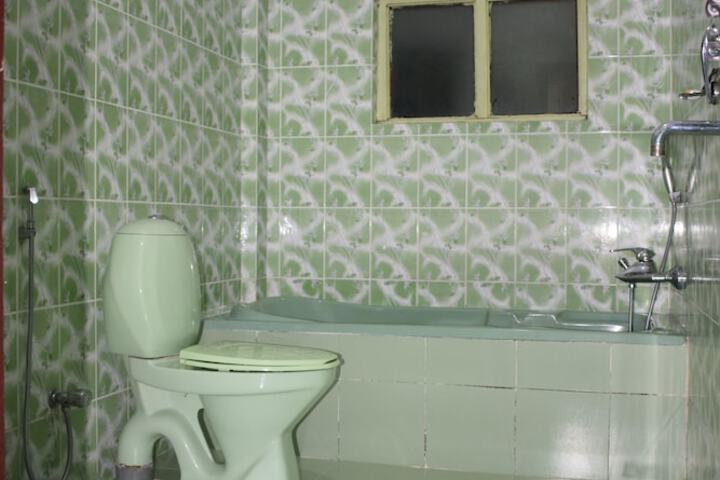 Room 25 of 33