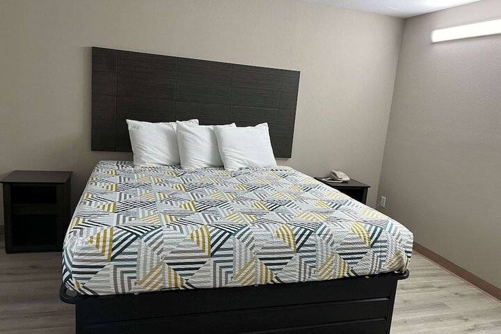 Room 6 of 26