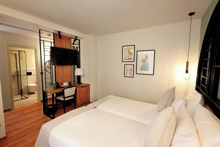 Room 15 of 88