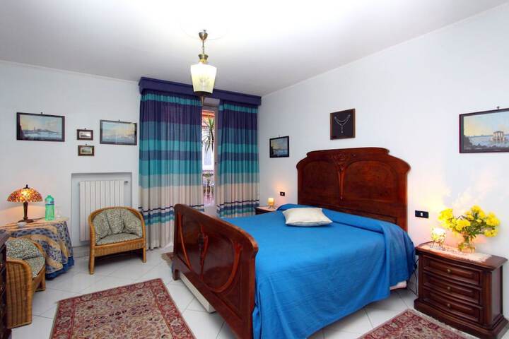 Room 4 of 35