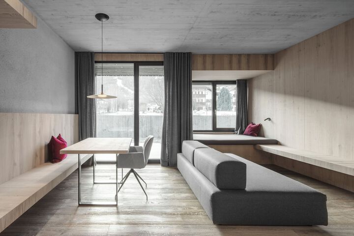 Room 33 of 107