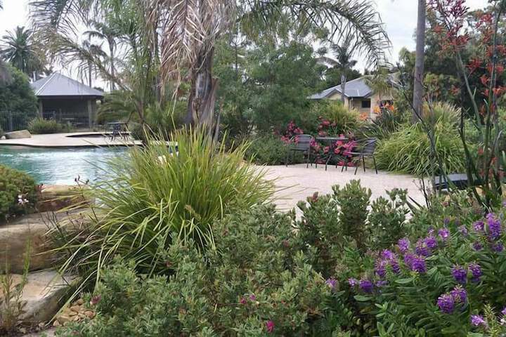 Hotel Exterior 94 of 121