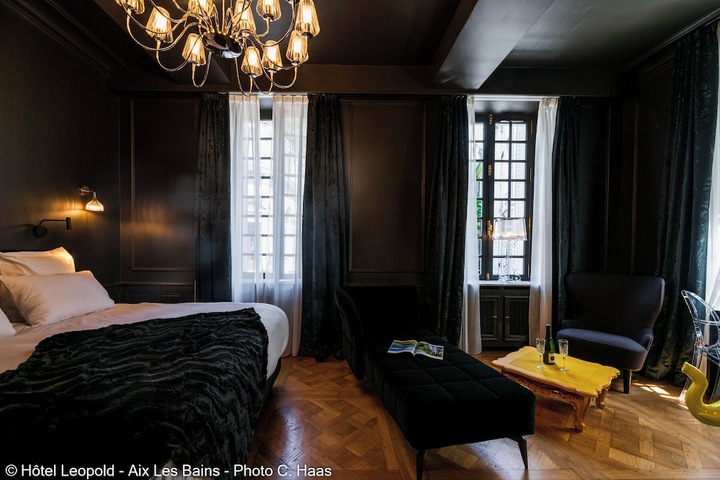 Room 26 of 77