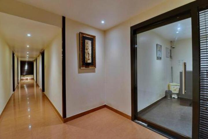 Golden Hotel