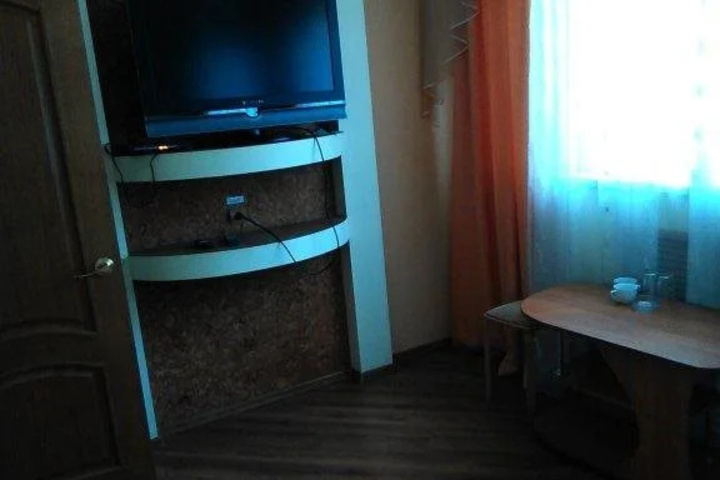 Room 5 of 12