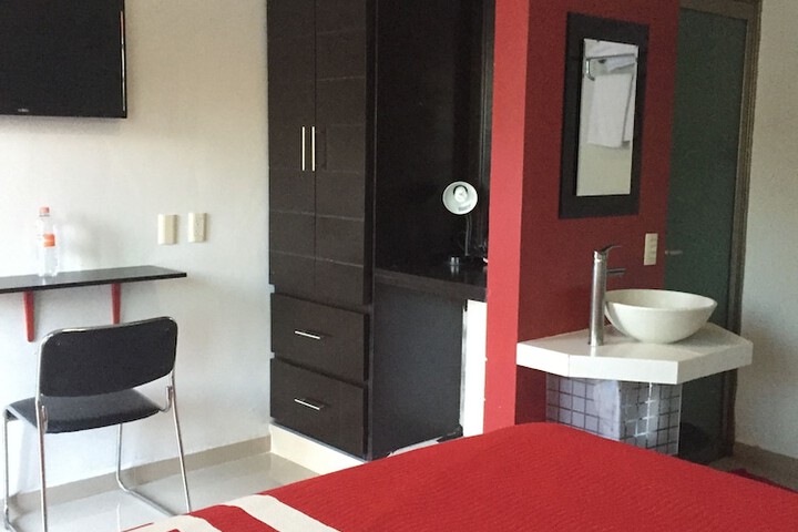 Room 9 of 40